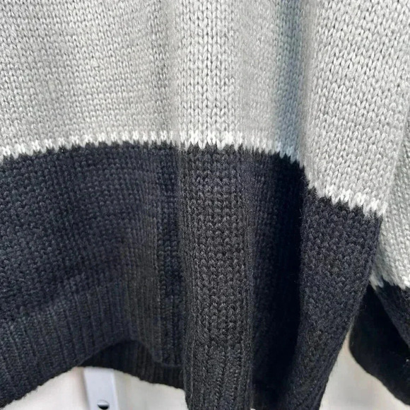 2/$30 Urban Bliss Size Large Oversized Colorblock Sweater Animal Print - Picture 6 of 8